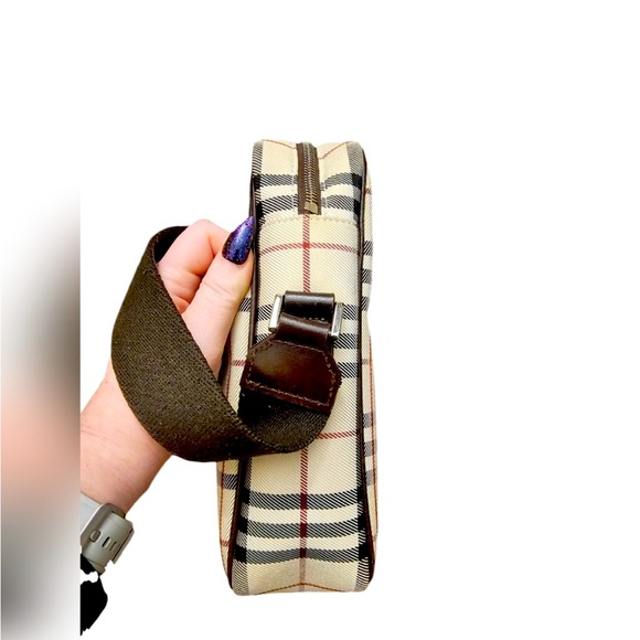BURBERRY NOVA CHECK and BROWN LEATHER CROSSBODY. - Picture 6 of 15